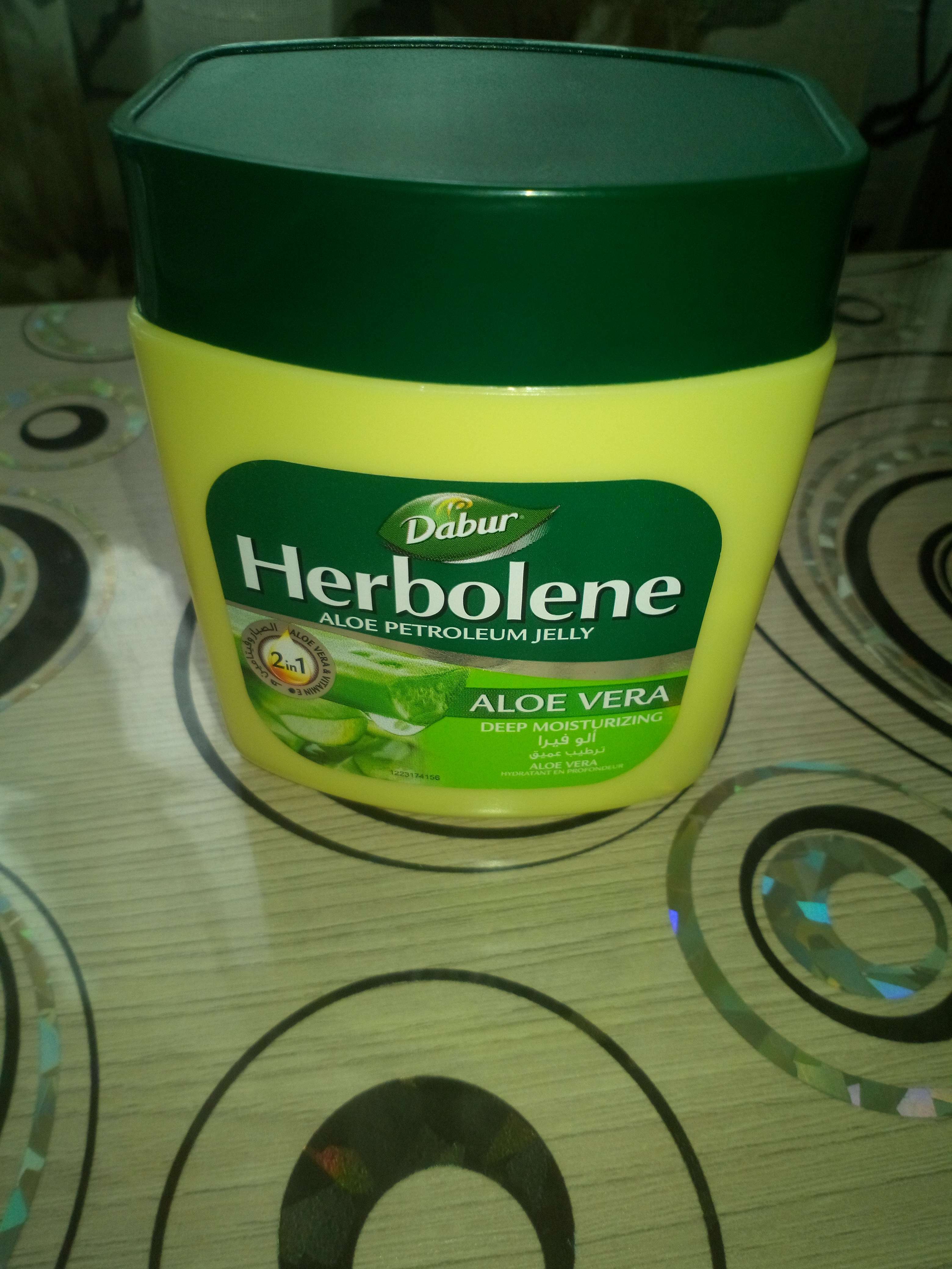 Фотография покупателя товара Вазелин для кожи Dabur Herbolene алоэ вера и витамин Е, увлажняющий, 115 мл - Фото 2