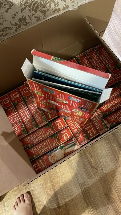 Фотография покупателя товара Новогодний набор «Большой подарок», 12 книг + 2 подарка: письмо и пазл 54 элемента - Фото 78