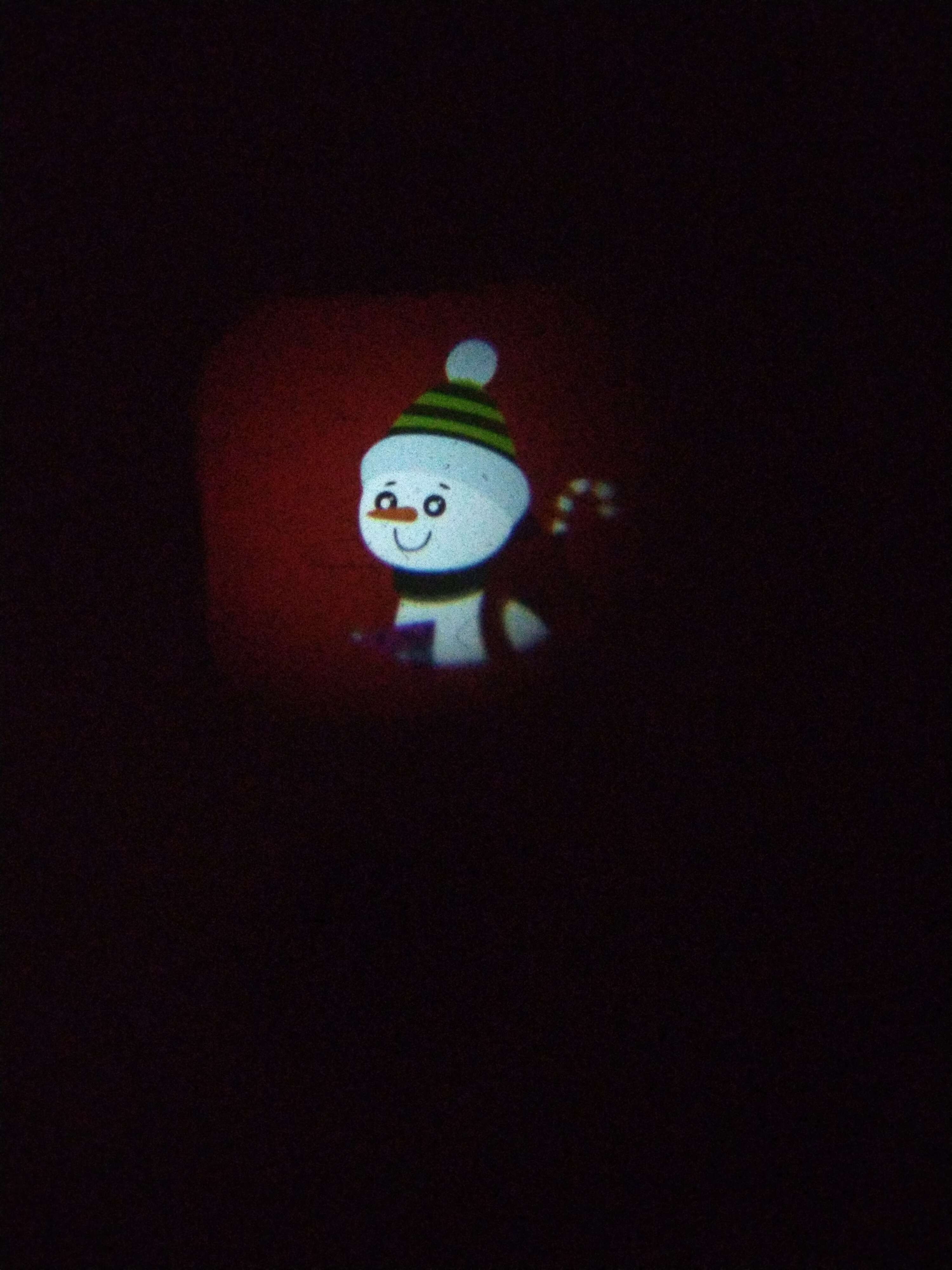Фотография покупателя товара Проектор-фонарик «Волшебный проектор», световые эффекты, цвета МИКС - Фото 2