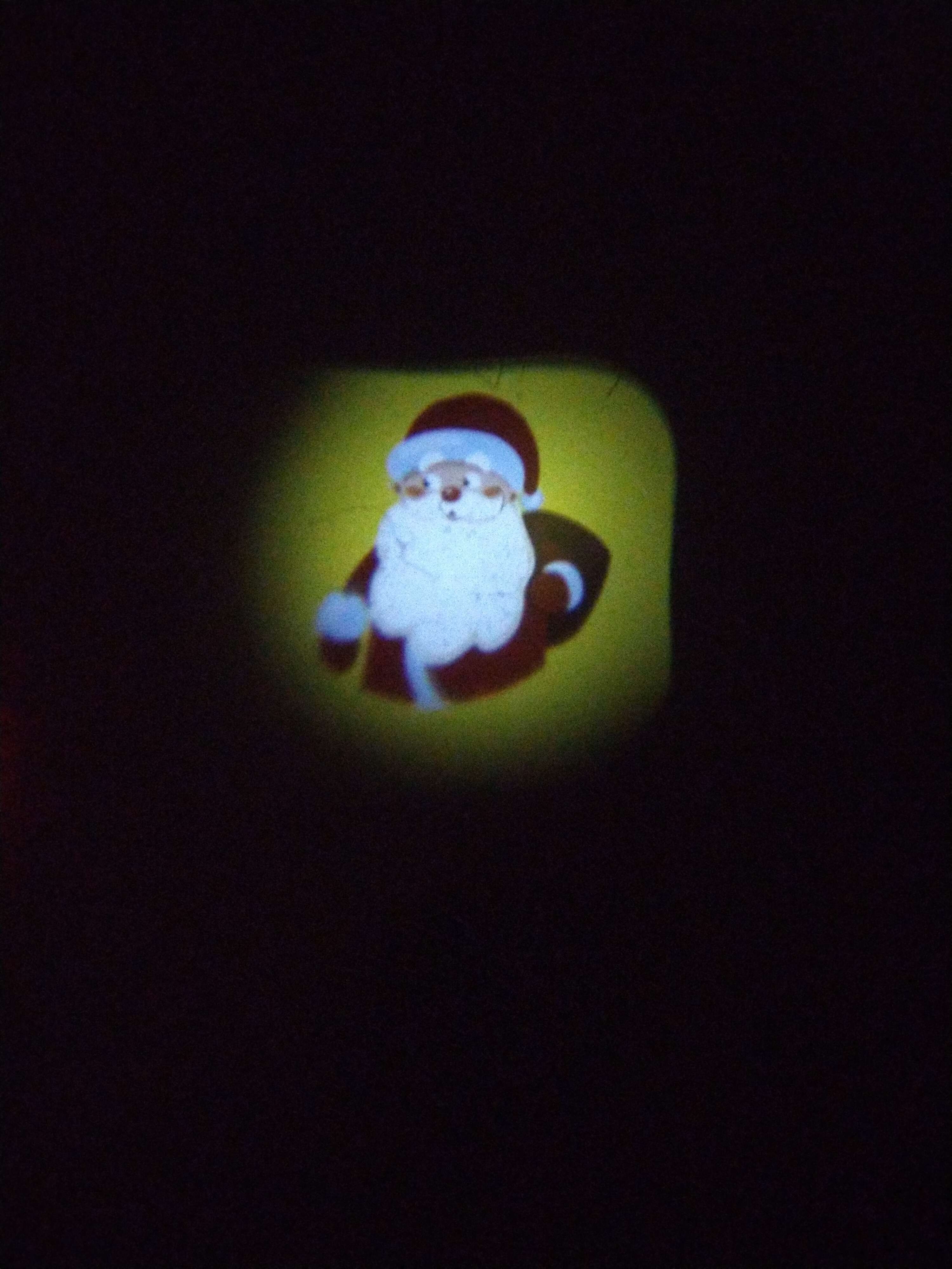 Фотография покупателя товара Проектор-фонарик «Волшебный проектор», световые эффекты, цвета МИКС - Фото 1