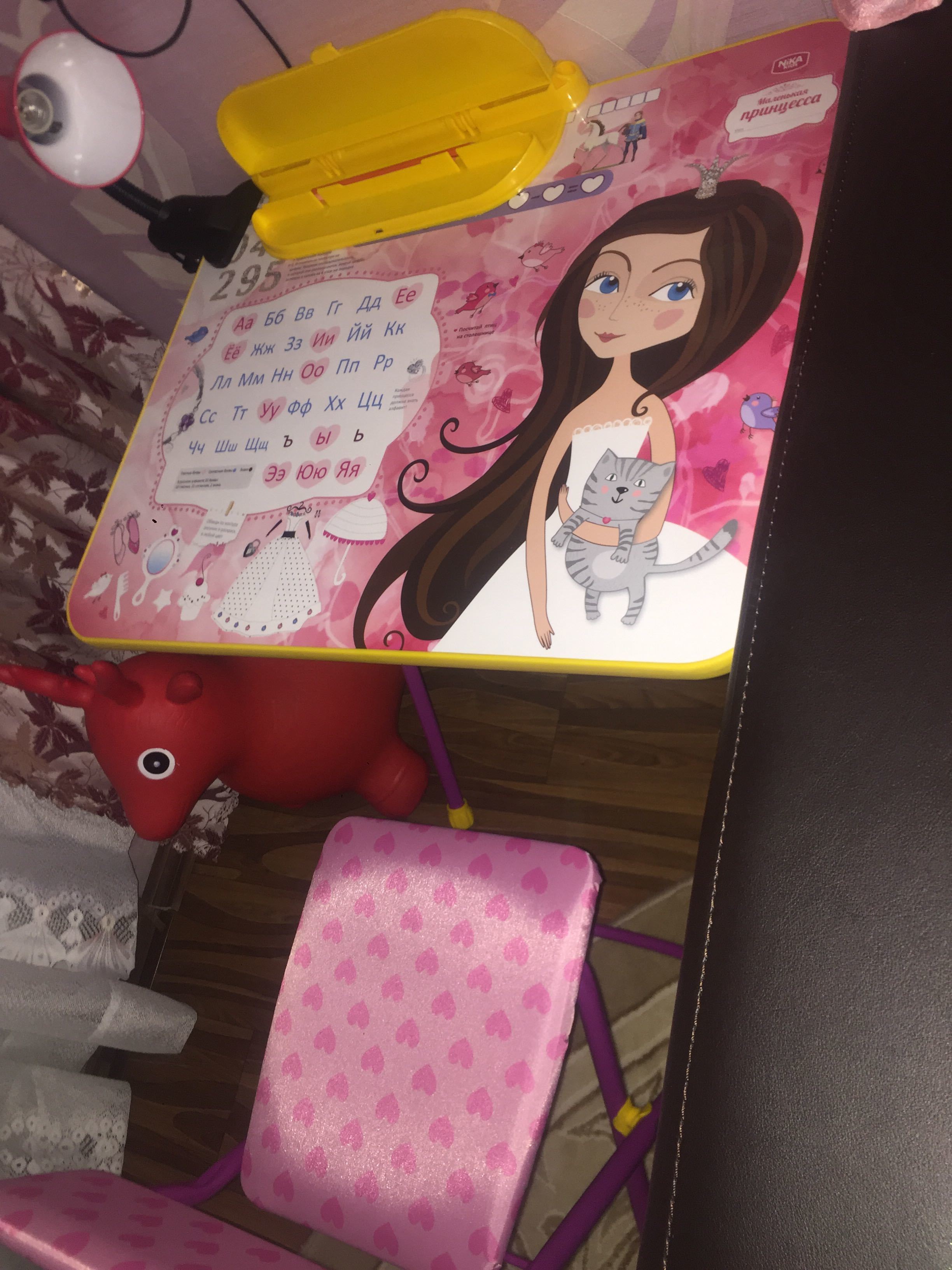 Фотография покупателя товара Комплект детской мебели «Познайка. Маленькая принцесса»: стол, мягкий стул, цвета стула МИКС - Фото 5