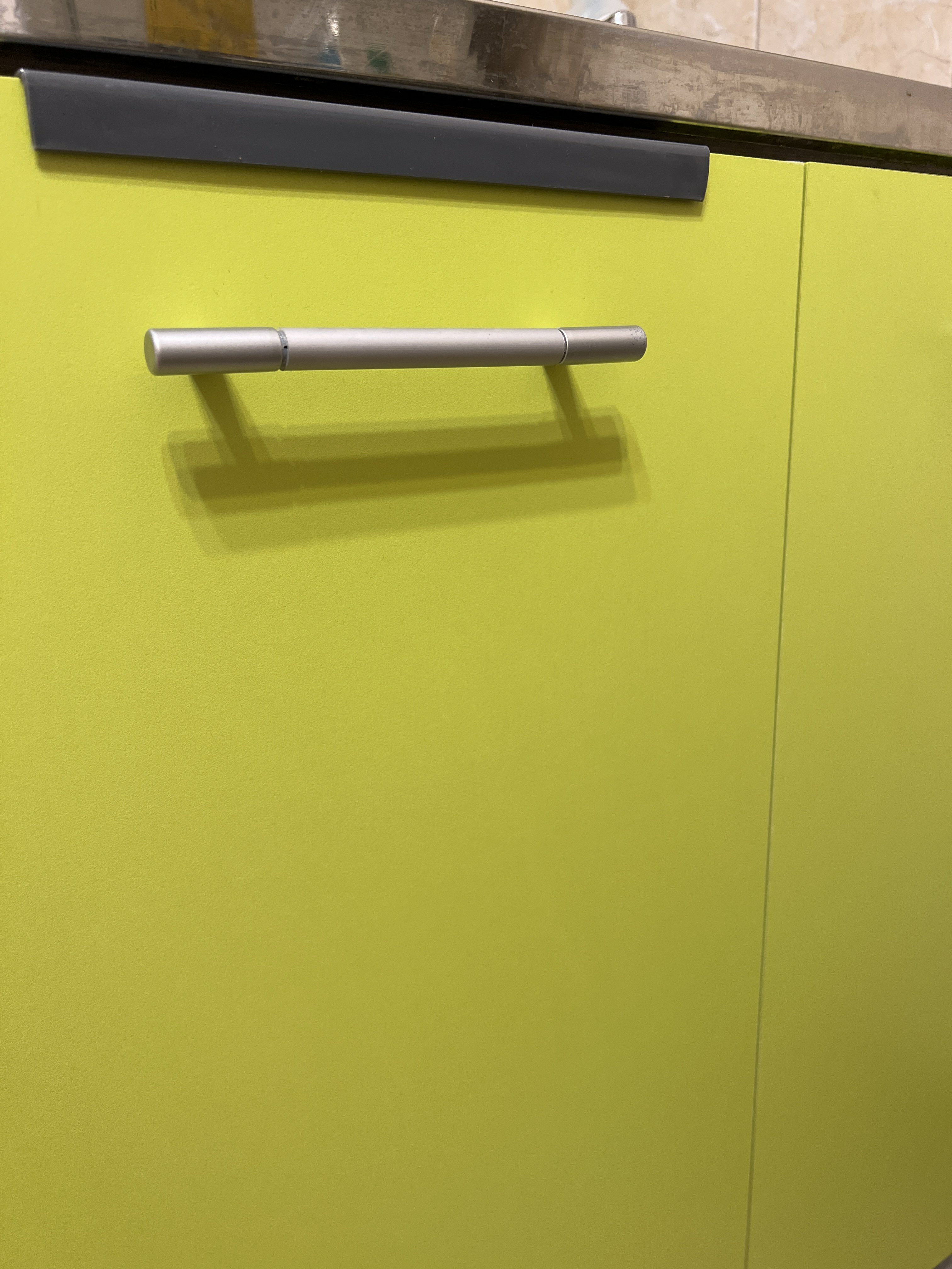 Фотография покупателя товара Корзина для хранения навесная на дверцу «Лофт», 24,5×9,5×31,5 см, цвет серый - Фото 2