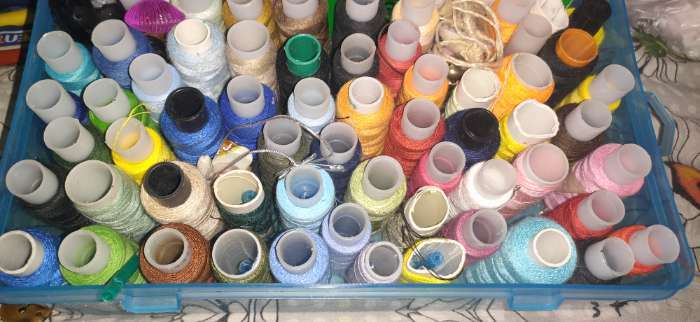Фотография покупателя товара Бокс пластиковый для хранения, 42 отделения для ниток, 23,5×13,5×6,5 см, цвет МИКС - Фото 44
