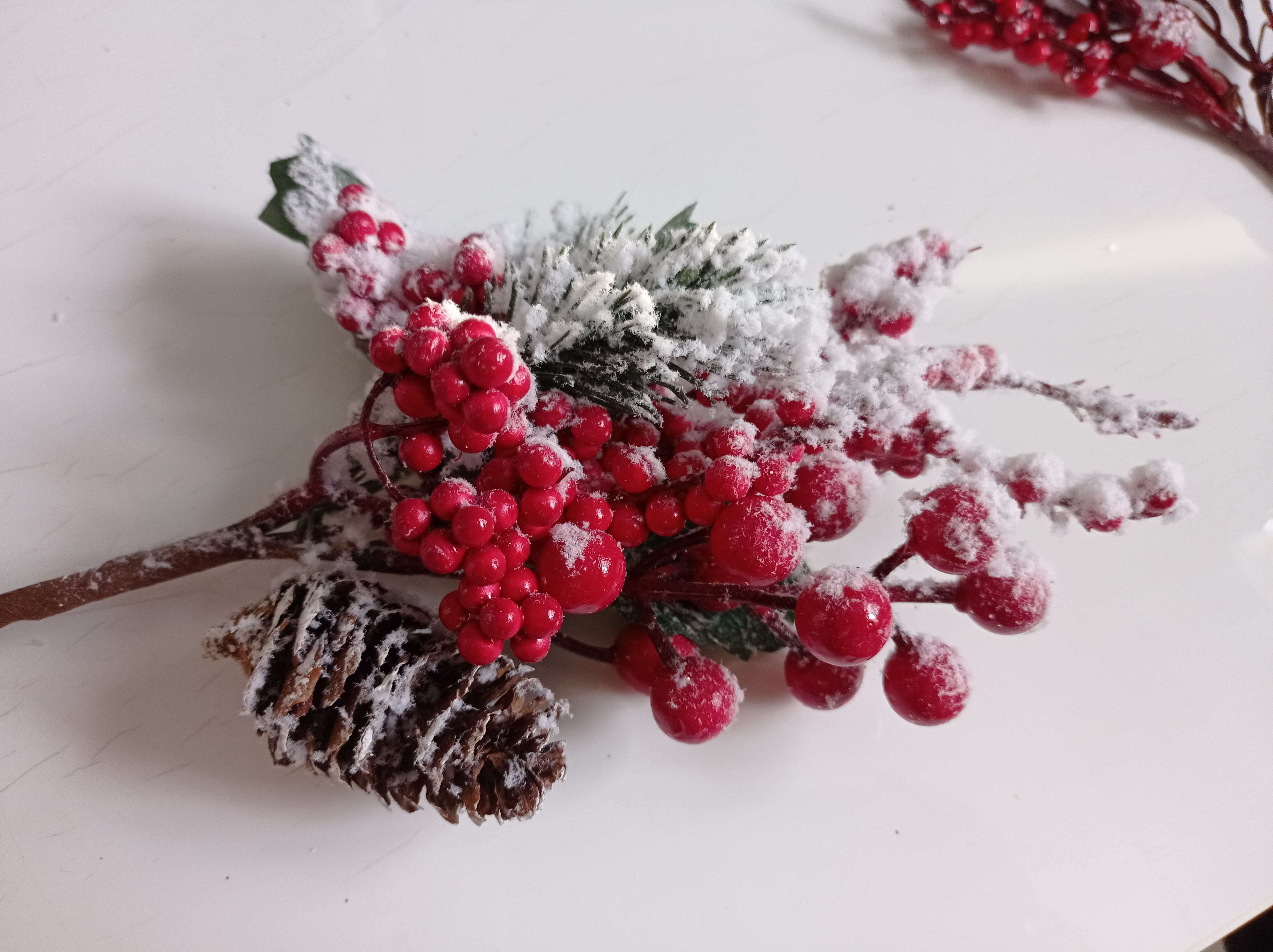 Фотография покупателя товара Декор "Зимние грезы" ягоды шишка иней хвоя, 26 см - Фото 3