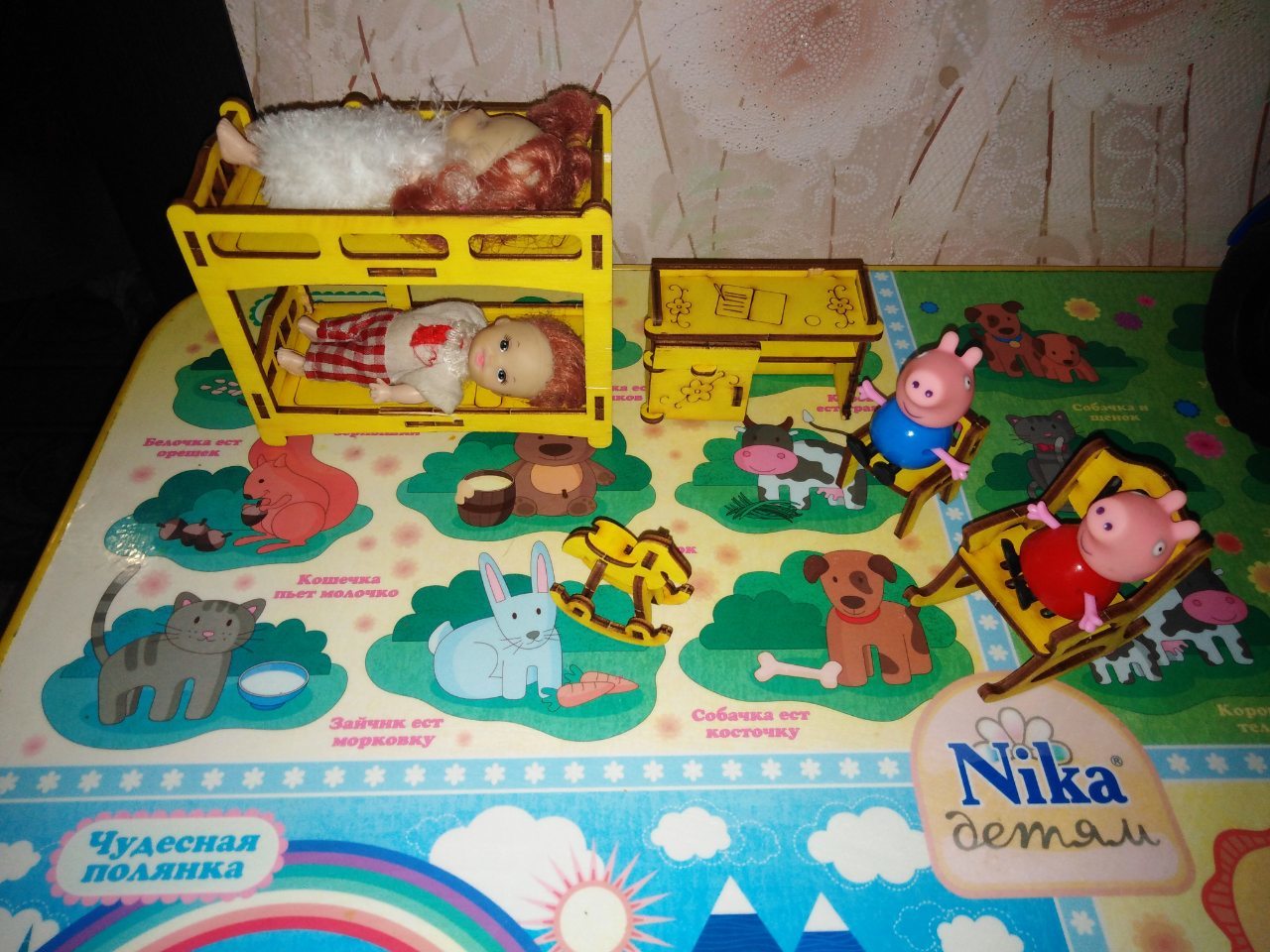Фотография покупателя товара Набор кукольной мебели с гравировкой "Детская", цвет МИКС - Фото 1