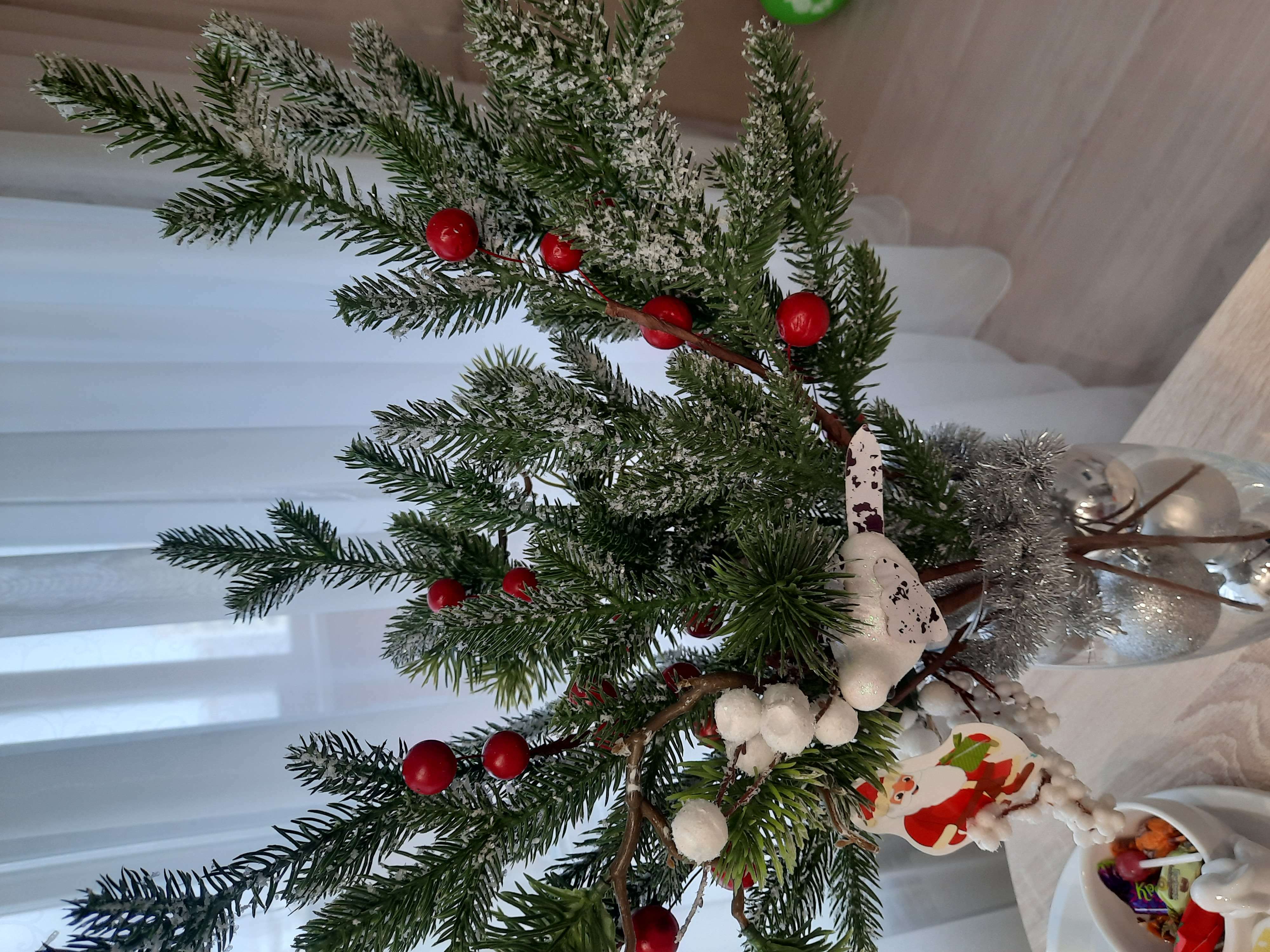 Фотография покупателя товара Декор "Зимние мечты" ягоды на снежной ели, 50 см - Фото 15