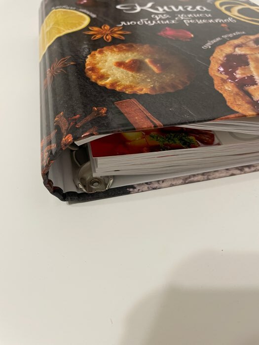 Фотография покупателя товара Книга для записи кулинарных рецептов А5, 80 листов на кольцах "Секреты кулинарии", твёрдая обложка, блок офсет, 5 цветов