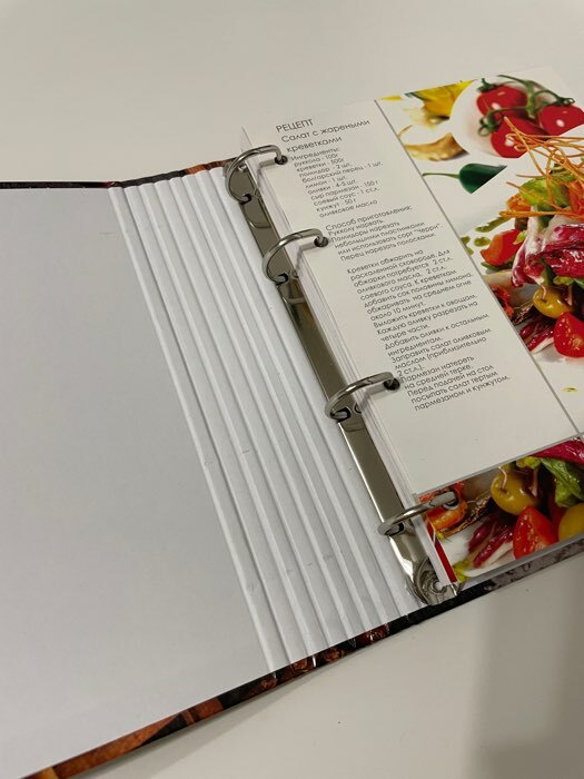 Фотография покупателя товара Книга для записи кулинарных рецептов А5, 80 листов на кольцах "Секреты кулинарии", твёрдая обложка, блок офсет, 5 цветов - Фото 7