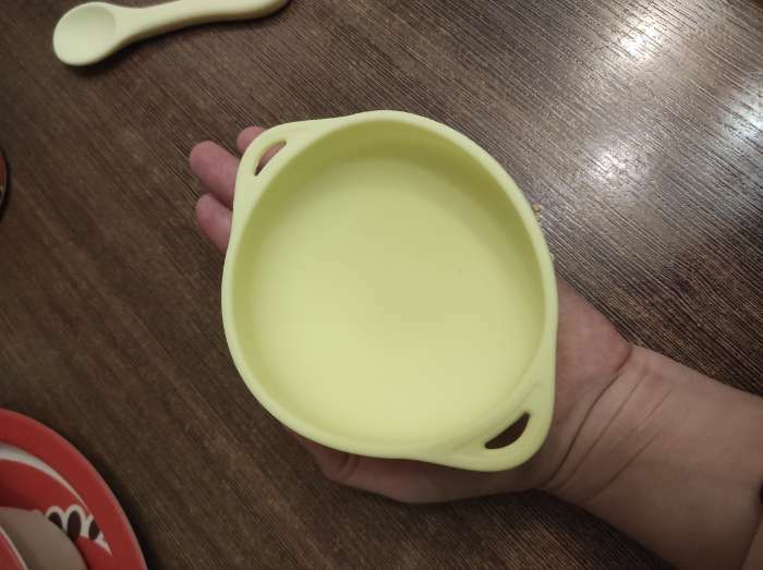 Фотография покупателя товара Набор для кормления: миска на присоске с крышкой, ложка, цвет желтый - Фото 8