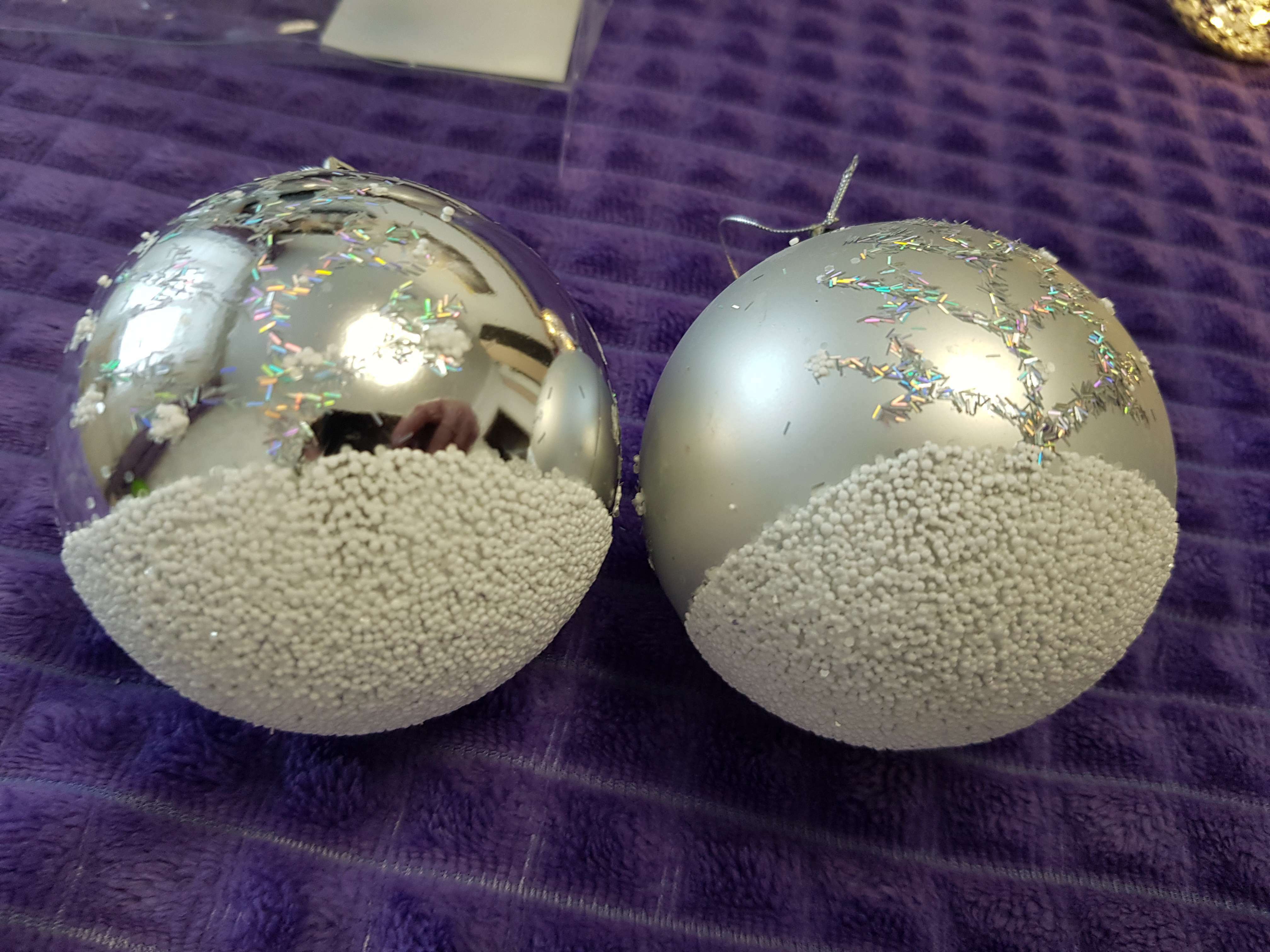 Фотография покупателя товара Набор шаров пластик d-8 см, 6 шт "Заснеженный лес" серебро