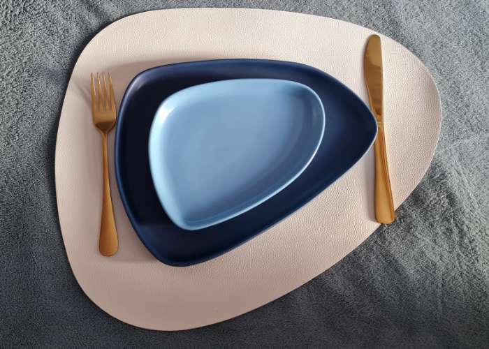 Фотография покупателя товара Тарелка керамическая нестандартной формы «Тёмно-синяя», 28 х 22 см, цвет синий