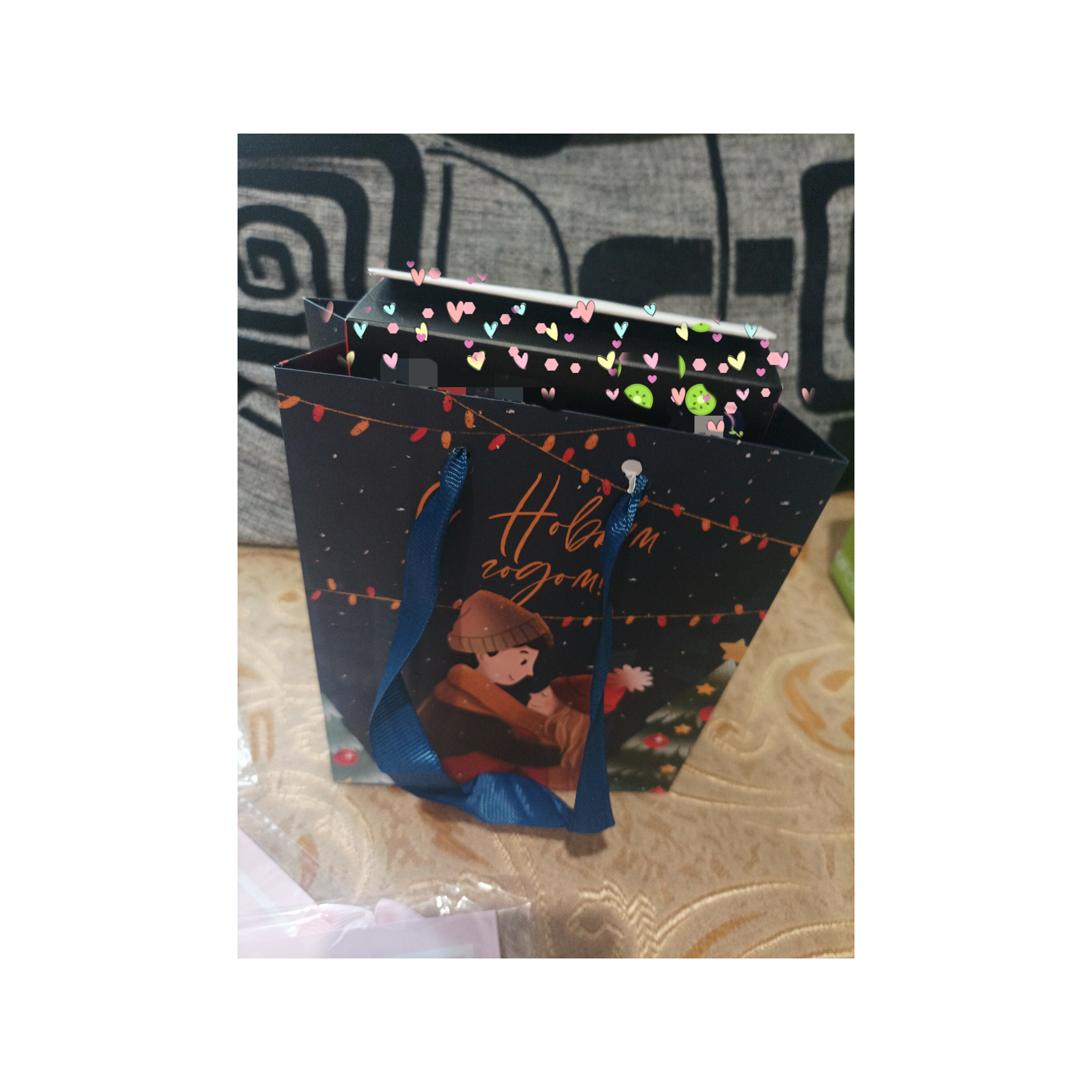 Фотография покупателя товара Пакет ламинированный вертикальный «Поцелуй зимы», 12 × 15 × 5,5 см - Фото 3
