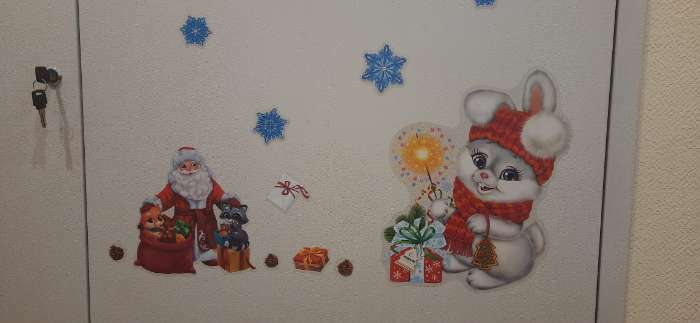 Фотография покупателя товара Виниловая наклейка на окно «Дедушка Мороз», многоразовая, 20 × 34,5 см