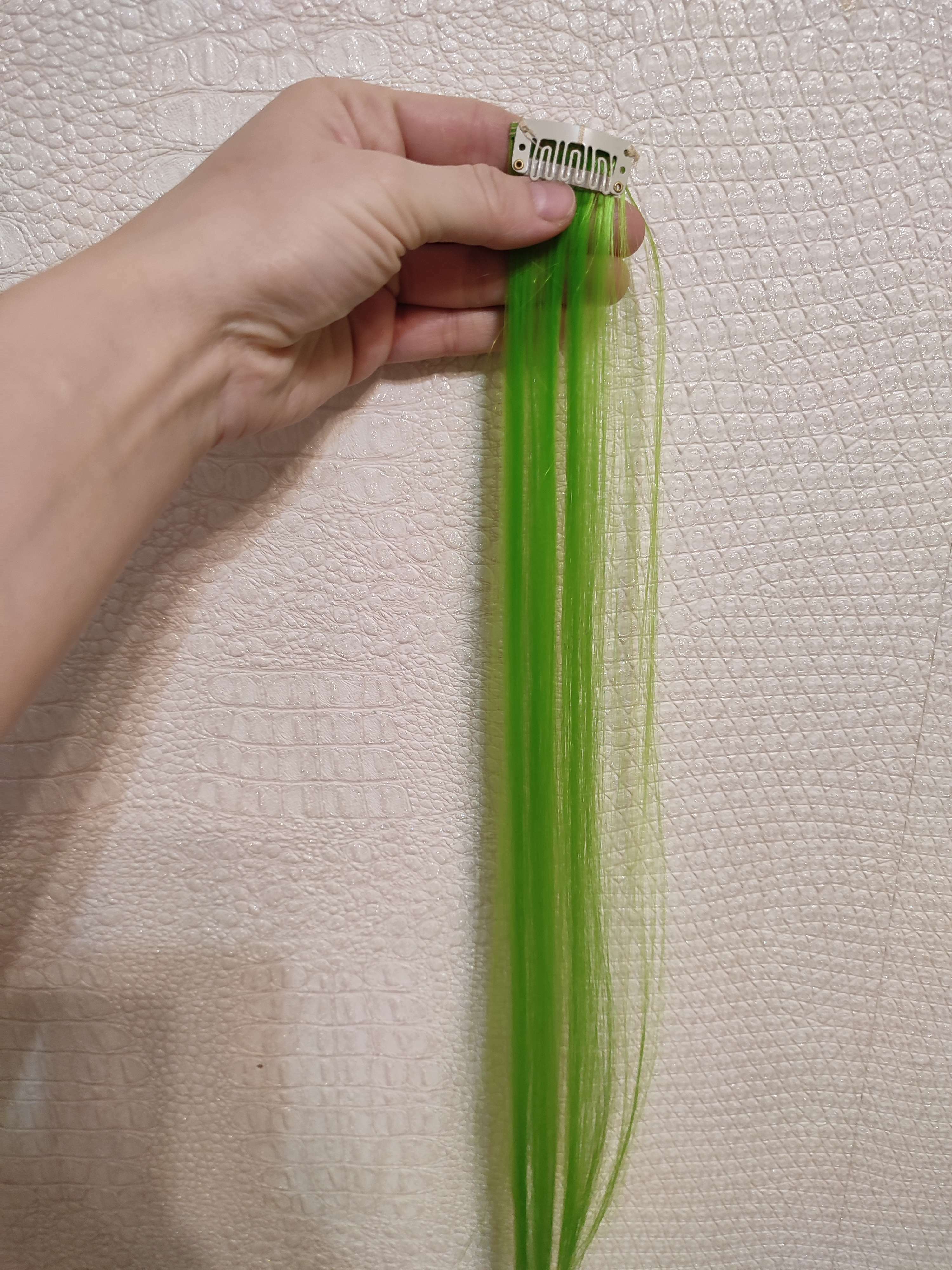 Фотография покупателя товара Локон накладной, прямой волос, на заколке, 50 см, 5 гр, цвет зелёный