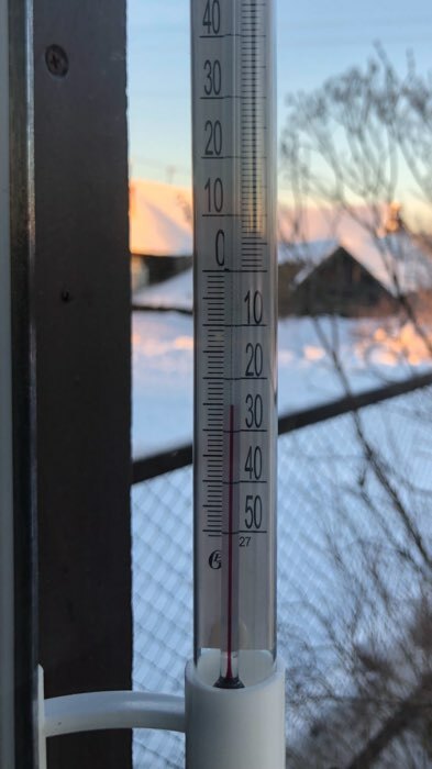 Фотография покупателя товара Термометр, градусник уличный, на окно, на липучке, от -50°С до +50°С, 21 х 6.5 см - Фото 23
