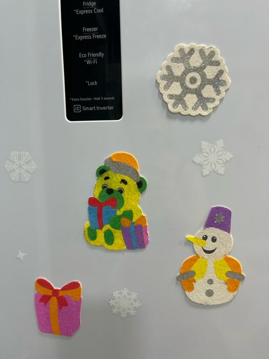 Фотография покупателя товара Новогодняя фреска на магните «Новый год! Снеговик и мишка», набор 4 шт. - Фото 2