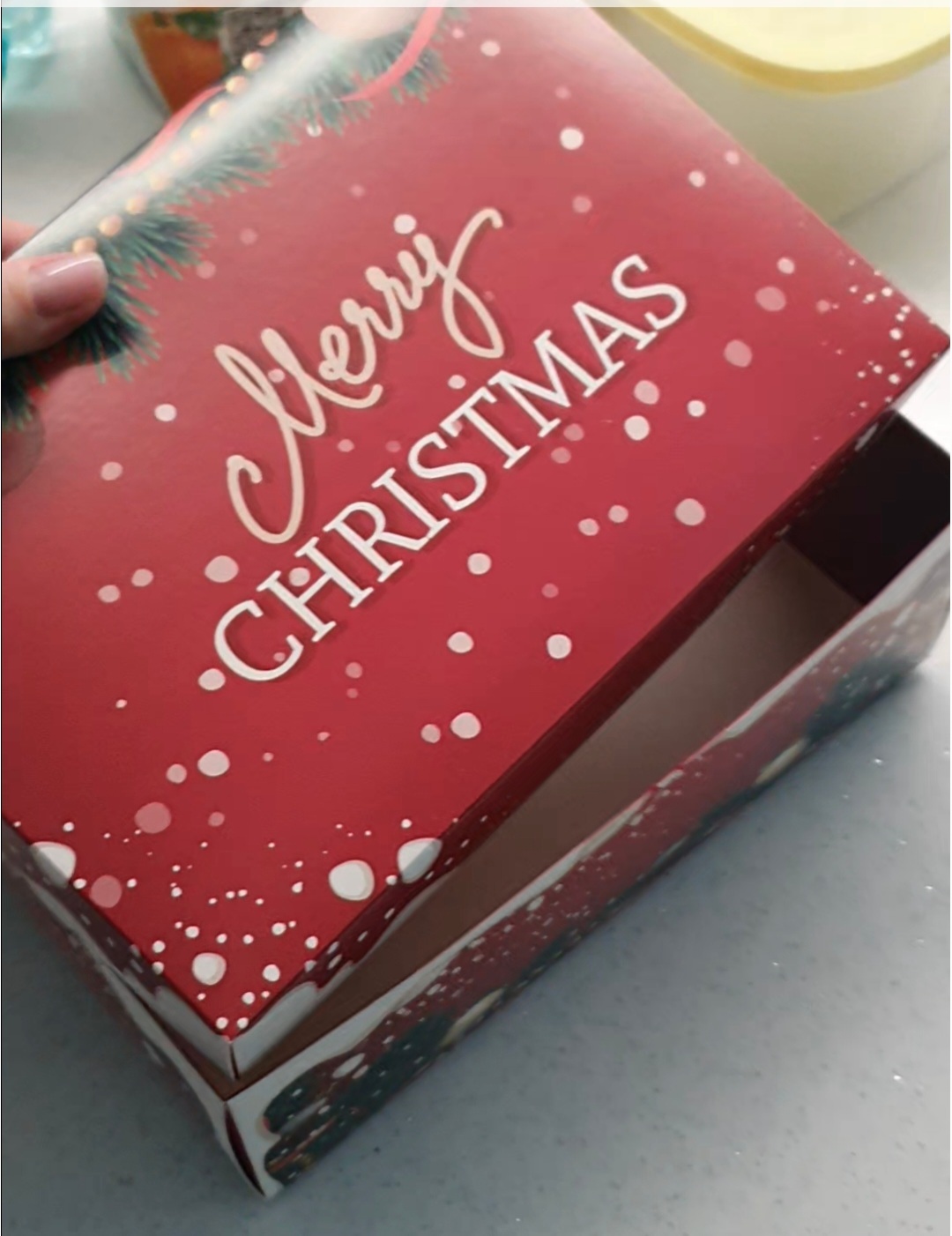 Фотография покупателя товара Подарочная коробка, сборная "Счастливого Рождества", 24 х 17 х 8 см - Фото 3
