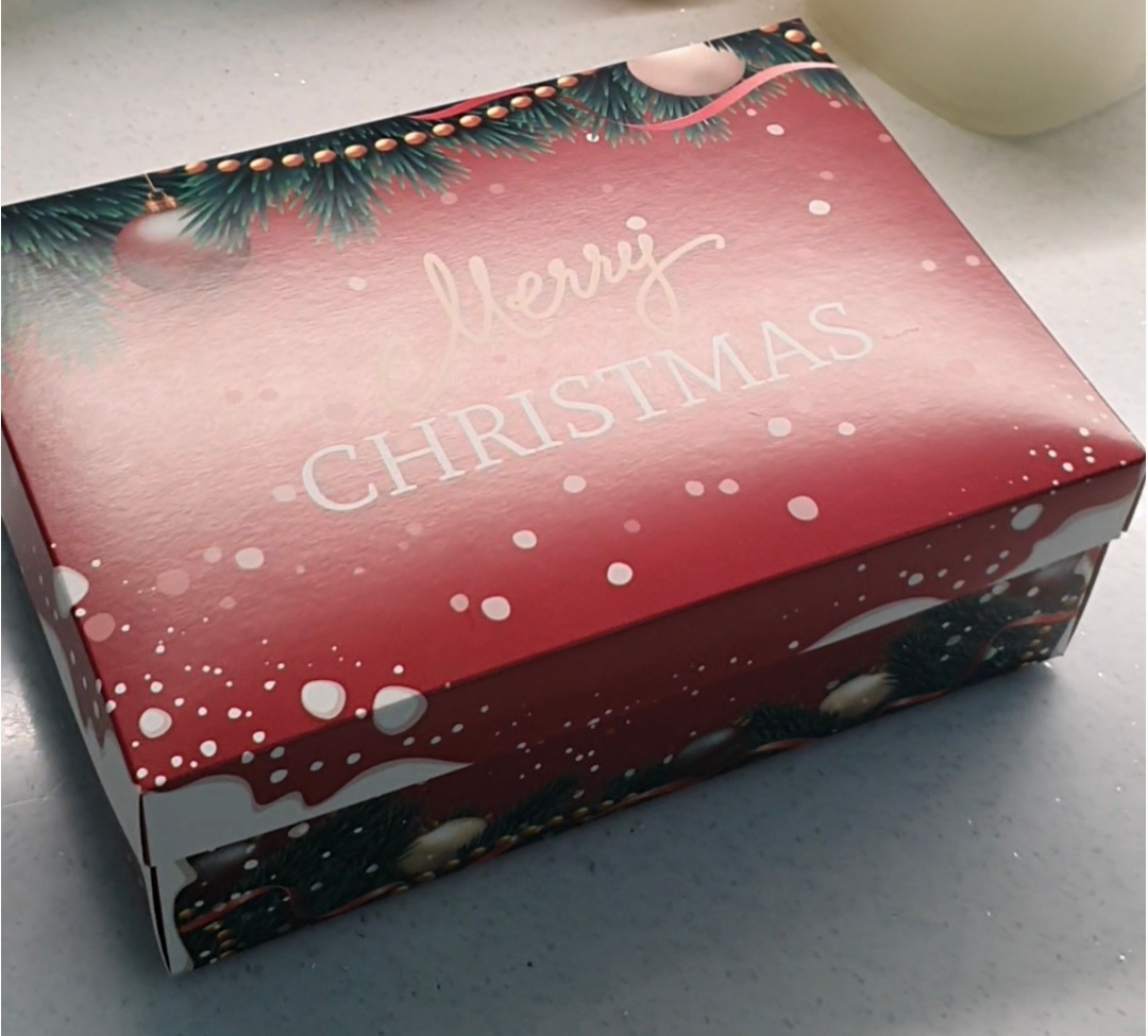 Фотография покупателя товара Подарочная коробка, сборная "Счастливого Рождества", 24 х 17 х 8 см - Фото 1