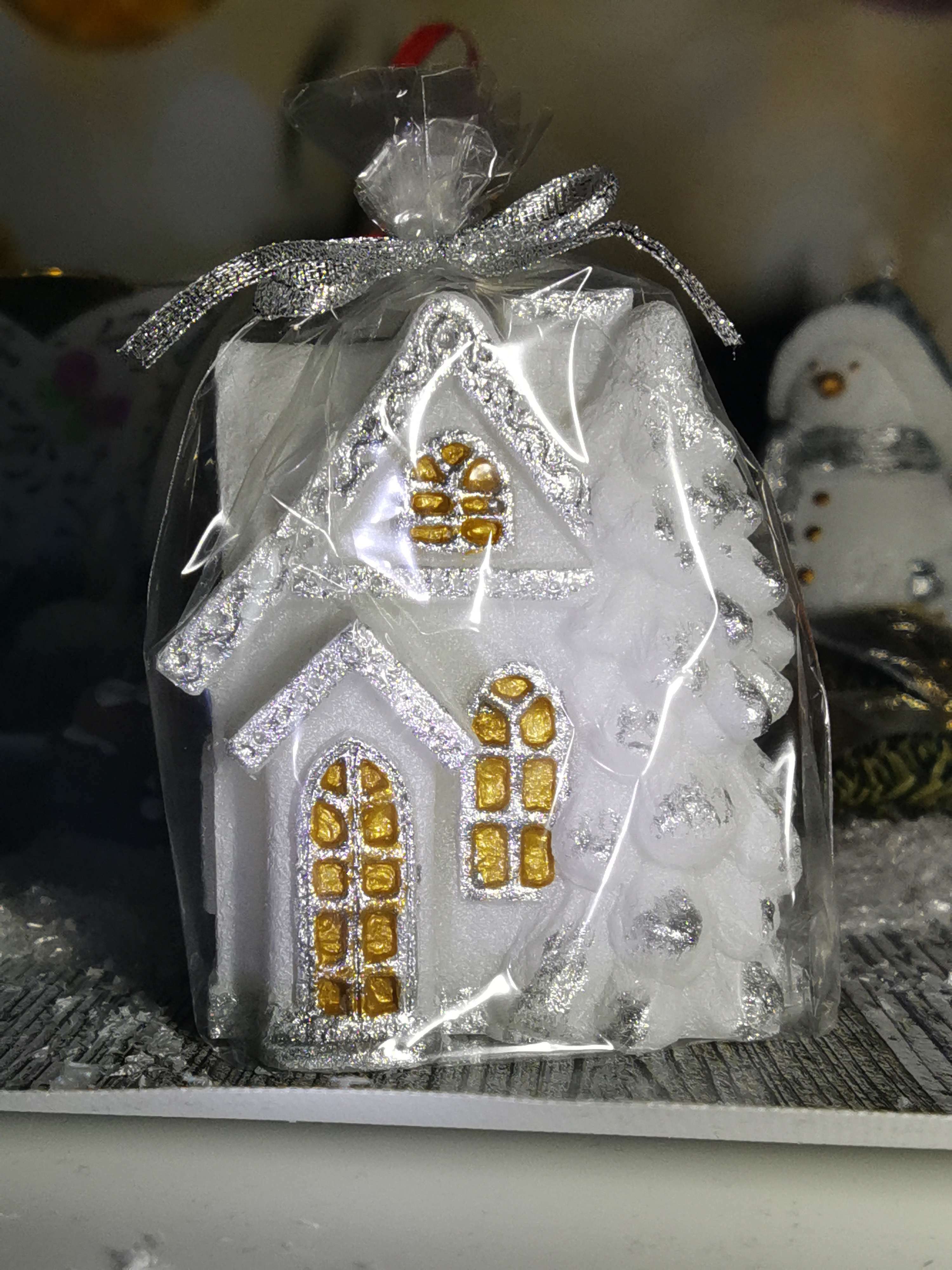 Фотография покупателя товара Свеча декоративная "Снеговичок", 6×5,5×11 см, белый - Фото 2