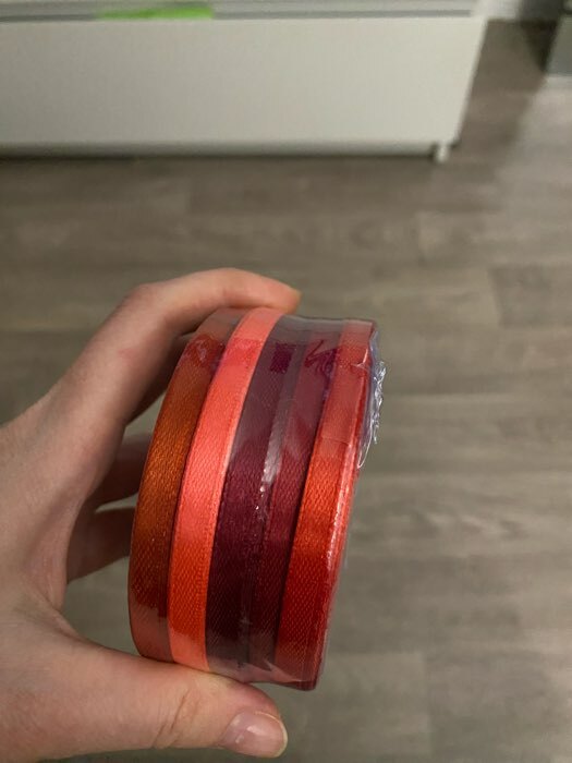 Фотография покупателя товара Набор атласных лент, 5 шт, размер 1 ленты: 6 мм × 23 ± 1 м, цвет красный спектр