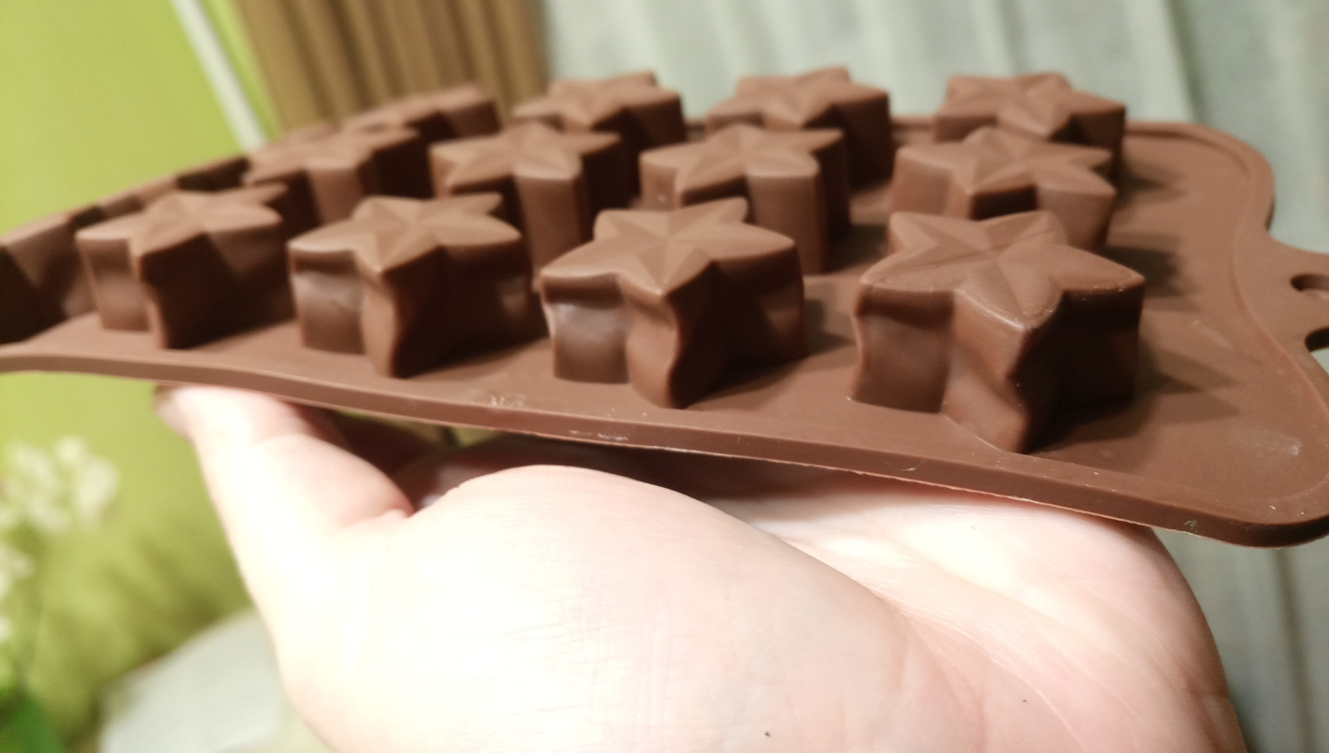 Фотография покупателя товара Форма для шоколада Доляна «Звездочёт», силикон, 20,5×10,5×1,5 см, 15 ячеек, цвет коричневый - Фото 3