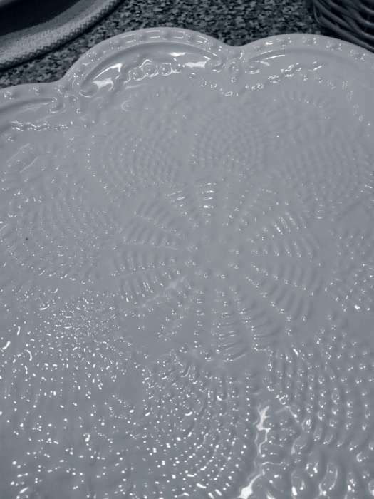 Фотография покупателя товара Тарелка фарфоровая Доляна «Сьюзен», d=27 см, цвет белый - Фото 10