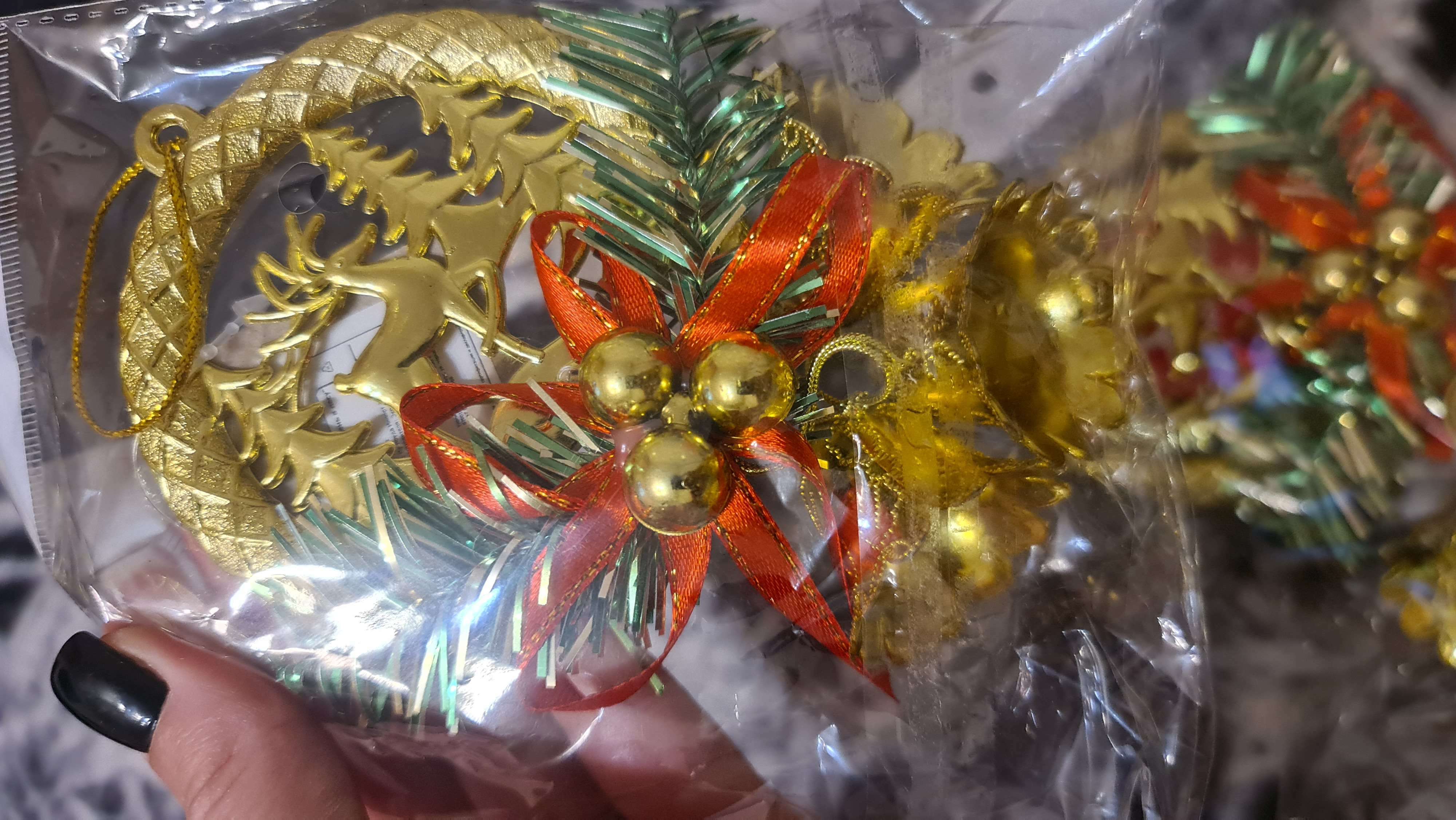 Фотография покупателя товара Украшение новогоднее "Колокольчик олень в лесу" 9х18 см, красно-золотой - Фото 2