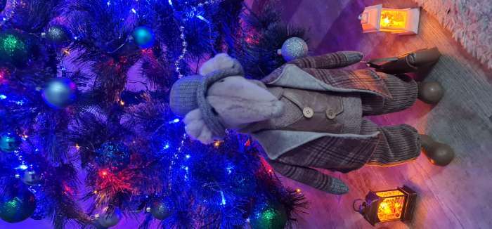 Фотография покупателя товара Кукла интерьерная "Дядя-мышь в клетчатом пальто с портфелем" 25х24,5х52 см - Фото 2