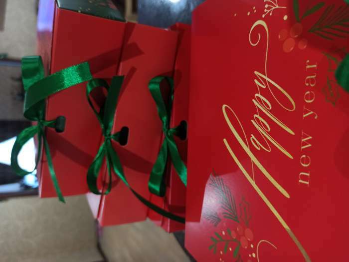 Фотография покупателя товара Складная коробка подарочная «С новым годом», 31 × 24,5 × 9 см - Фото 11