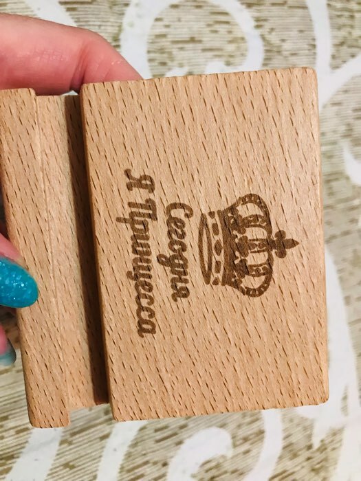 Фотография покупателя товара Деревянная подставка для телефона, планшета «Сегодня я принцесса», 8×8×1.6 см - Фото 2