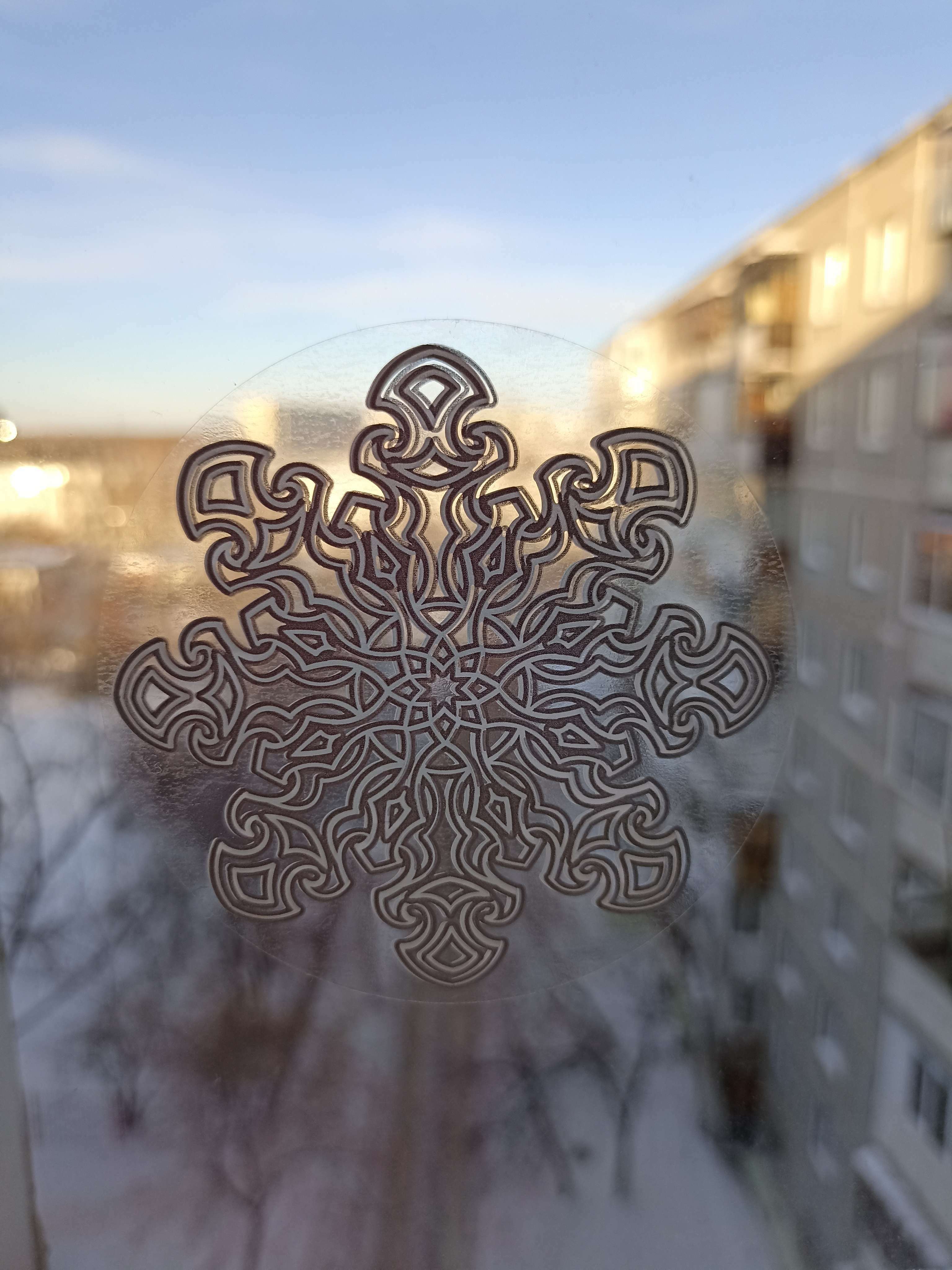 Фотография покупателя товара Набор наклеек новогодних на окна "Снежинки" серебро, 37 х 37 см