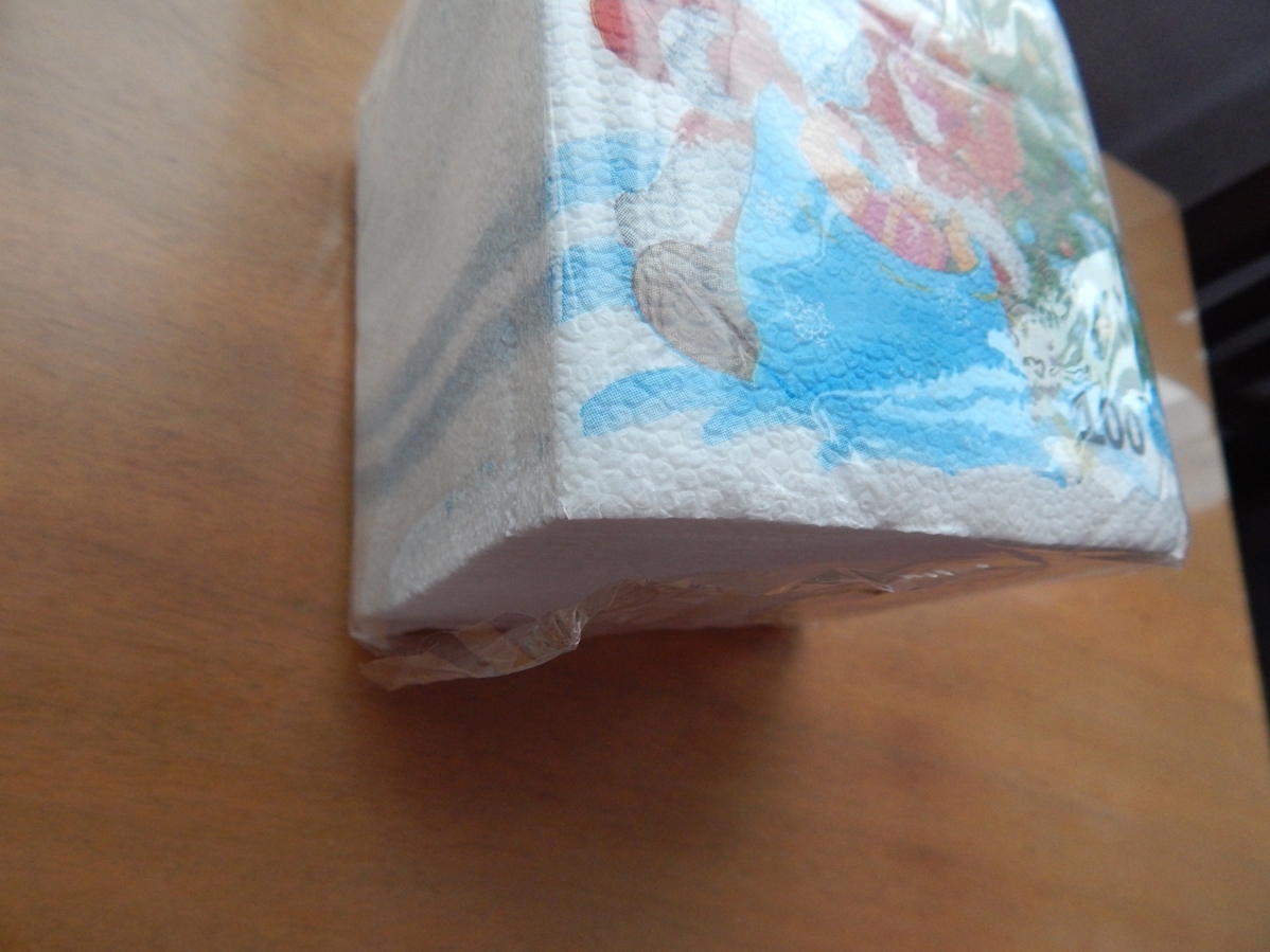 Фотография покупателя товара Салфетки бумажные "Гармония цвета", 24х24 см 100 шт, с рисунком "Дед Мороз"