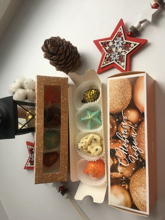 Фотография покупателя товара Коробочка для макарун «С Новым годом!», 18×5.5×5.5 см - Фото 6