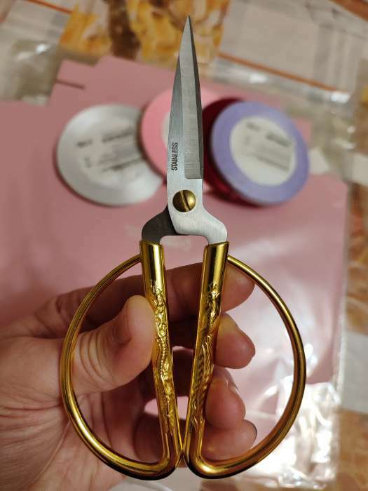 Фотография покупателя товара Ножницы для рукоделия, скошенное лезвие, 3,5", 8,5 см, цвет золотой - Фото 4