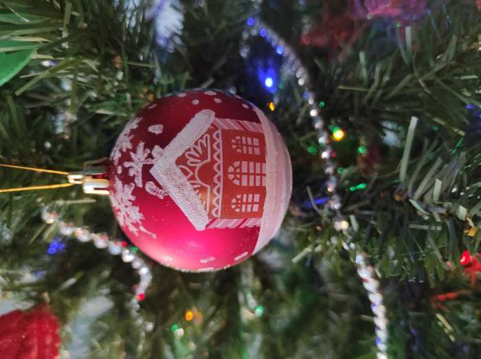 Фотография покупателя товара Ёлочные игрушки «Домик», шары новогодние, d=7 см, набор 6 шт., красный - Фото 5