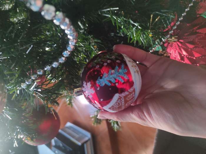 Фотография покупателя товара Ёлочные игрушки «Домик», шары новогодние, d=7 см, набор 6 шт., красный - Фото 3