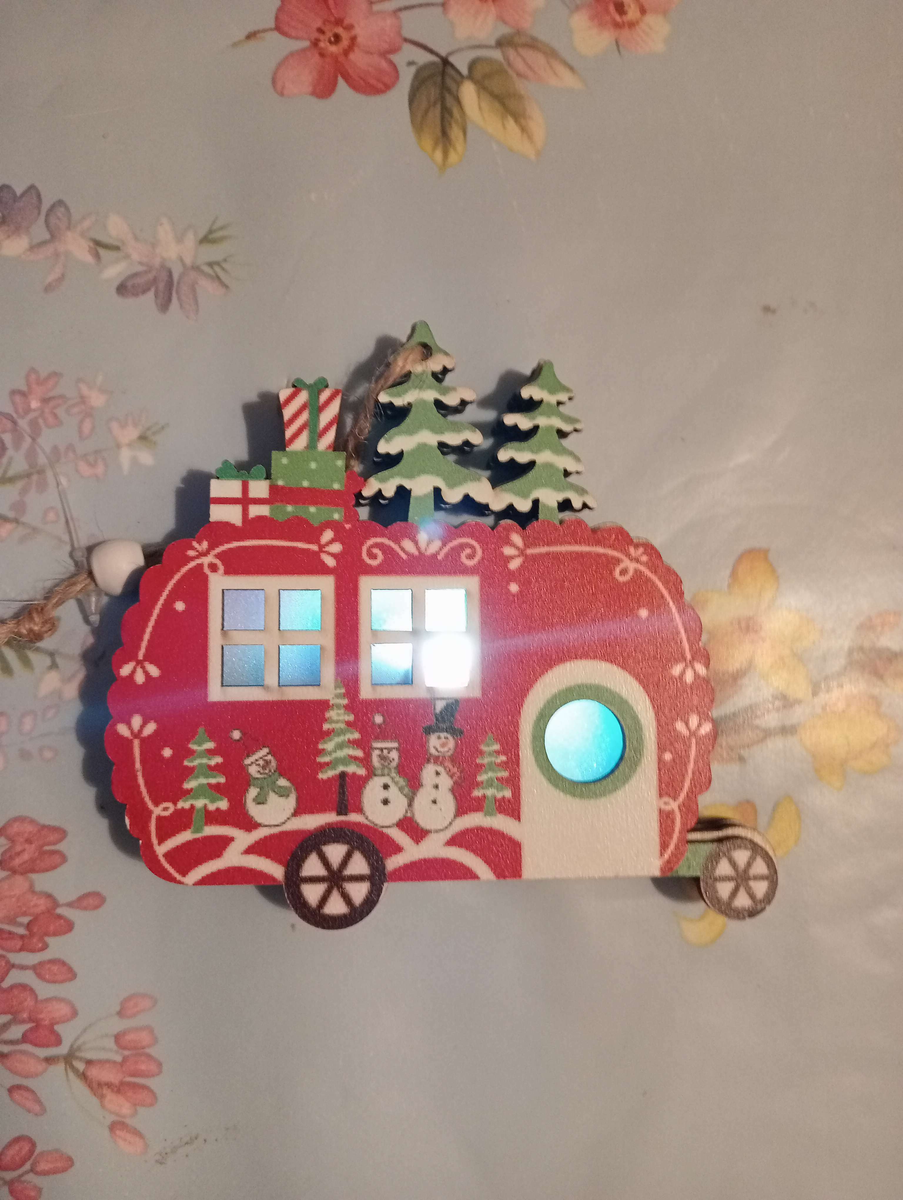 Фотография покупателя товара Ёлочная игрушка «Фургончик», от батареек, свечение тёплое белое