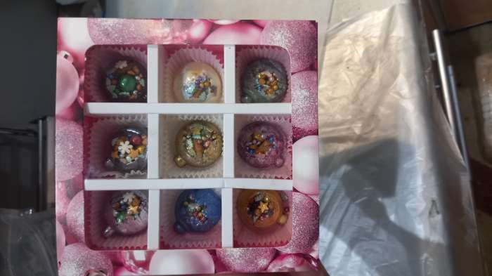Фотография покупателя товара Коробка под 9 конфет с ячейками «Уютных моментов» 14,5 х 14,5 х 3,5 см - Фото 9