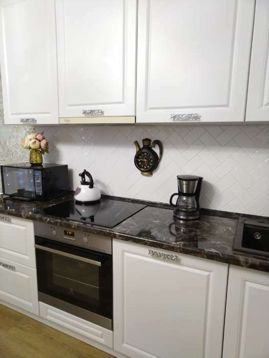 Фотография покупателя товара Часы настенные интерьерные для кухни "Чайник", бесшумные, 26.5 х 24 см, черный с золотом, АА - Фото 1