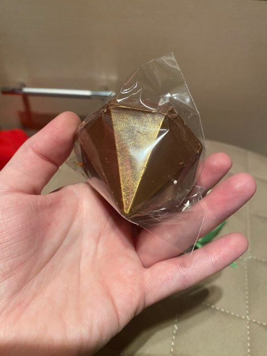 Фотография покупателя товара Шоколадная бомбочка с маршмеллоу "Новогоднаяя", молочный шоколад, 38 г - Фото 5