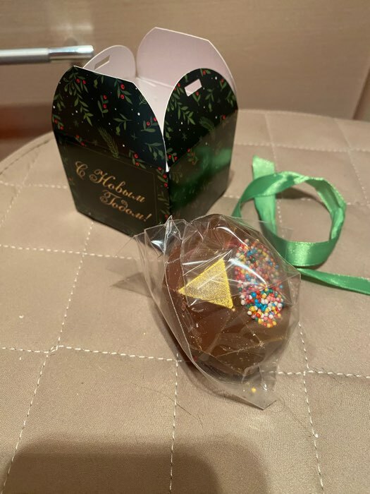 Фотография покупателя товара Шоколадная бомбочка с маршмеллоу "Новогоднаяя", молочный шоколад, 38 г - Фото 2