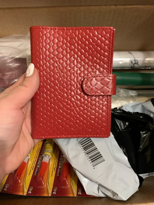 Фотография покупателя товара Обложка на кнопке, для автодокументов и паспорта, цвет красный