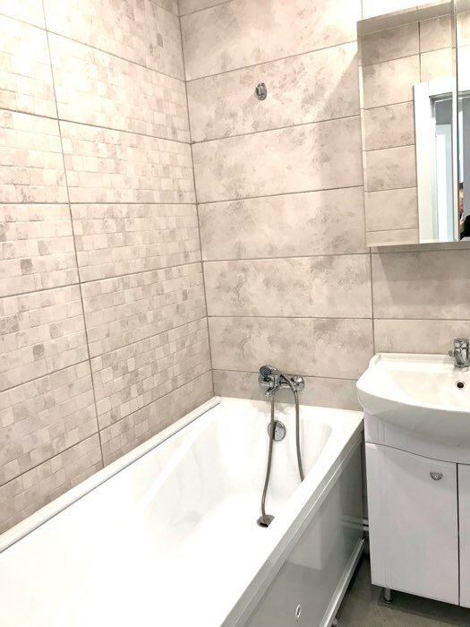 Фотография покупателя товара Зеркало-шкаф для ванной комнаты "Виктория 40", 40 х 68,5 х 14,5 см - Фото 3
