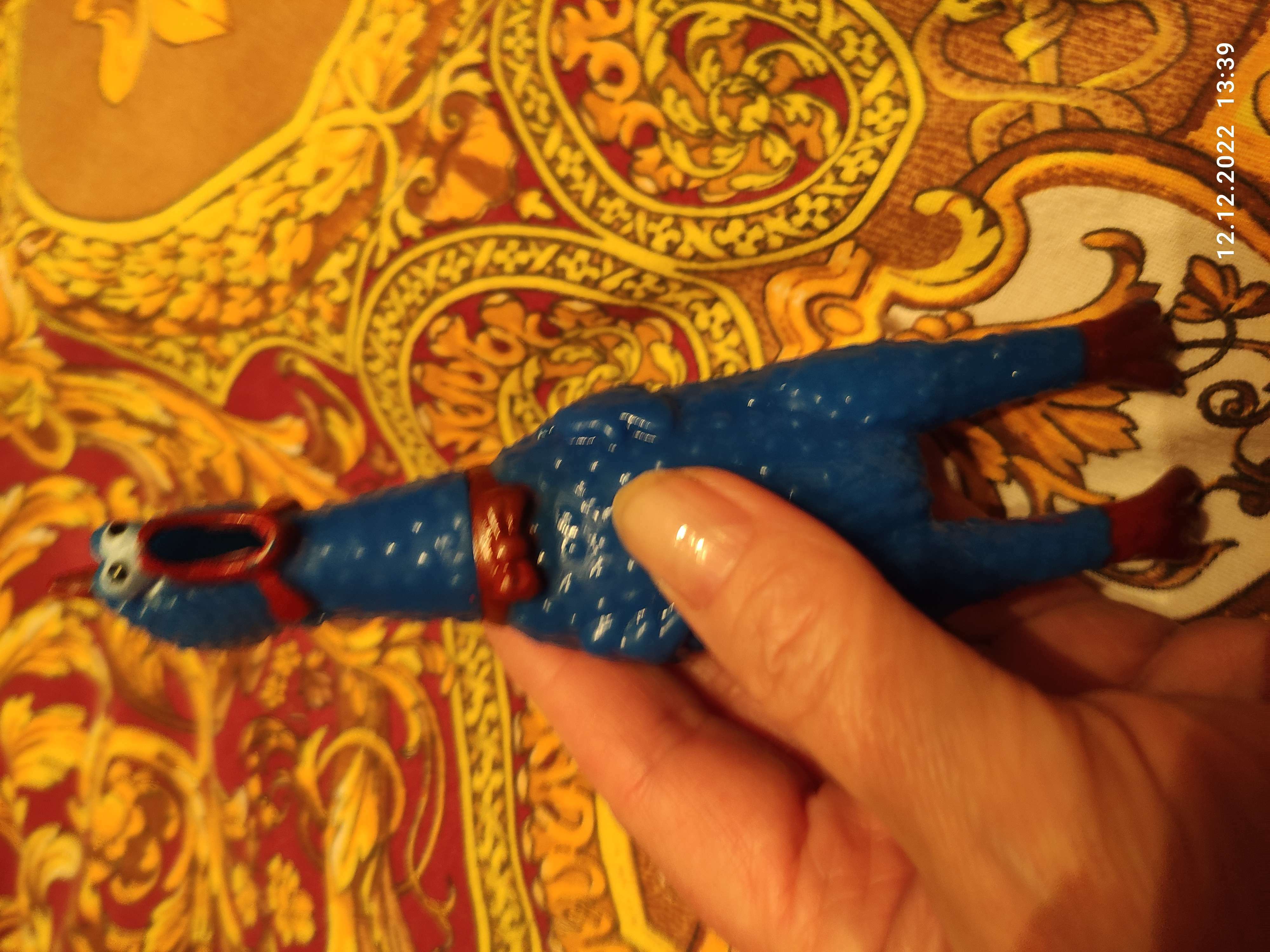 Фотография покупателя товара Игрушка пищащая "Задумчивая курица" малая для собак, 16,5 см, ярко-синяя