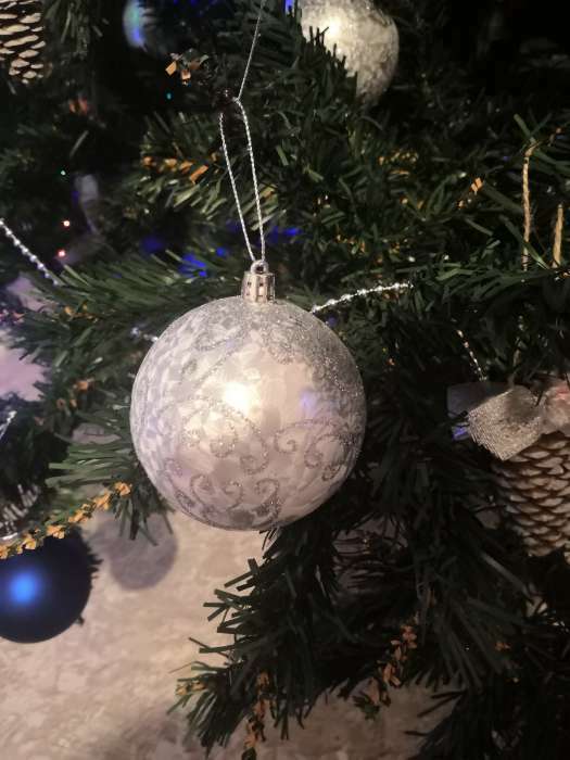 Фотография покупателя товара Ёлочные игрушки «Морозные узоры», шары новогодние, d=8 см, набор 6 шт., серебристо-белый - Фото 3