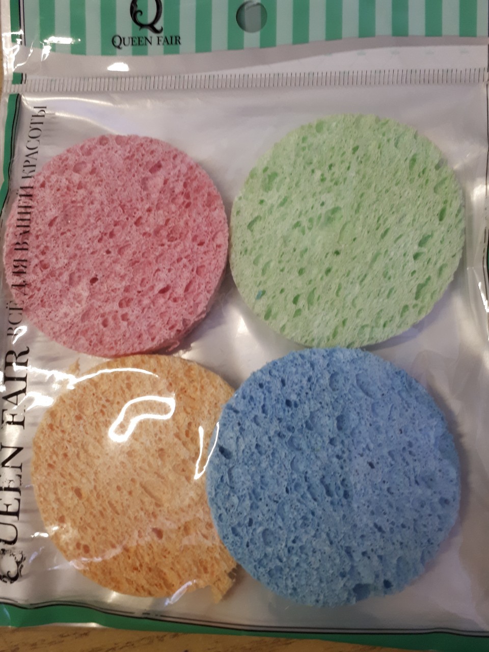 Фотография покупателя товара Набор спонжей для умывания «Мягкость», d = 5,8 см, 4 шт, разноцветный - Фото 2