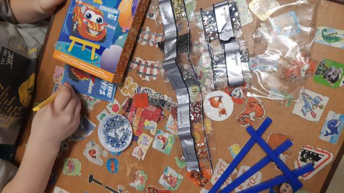 Фотография покупателя товара Алмазная мозаика с частичным заполнением на подставке для детей «Гонщик», 10 х 15 см