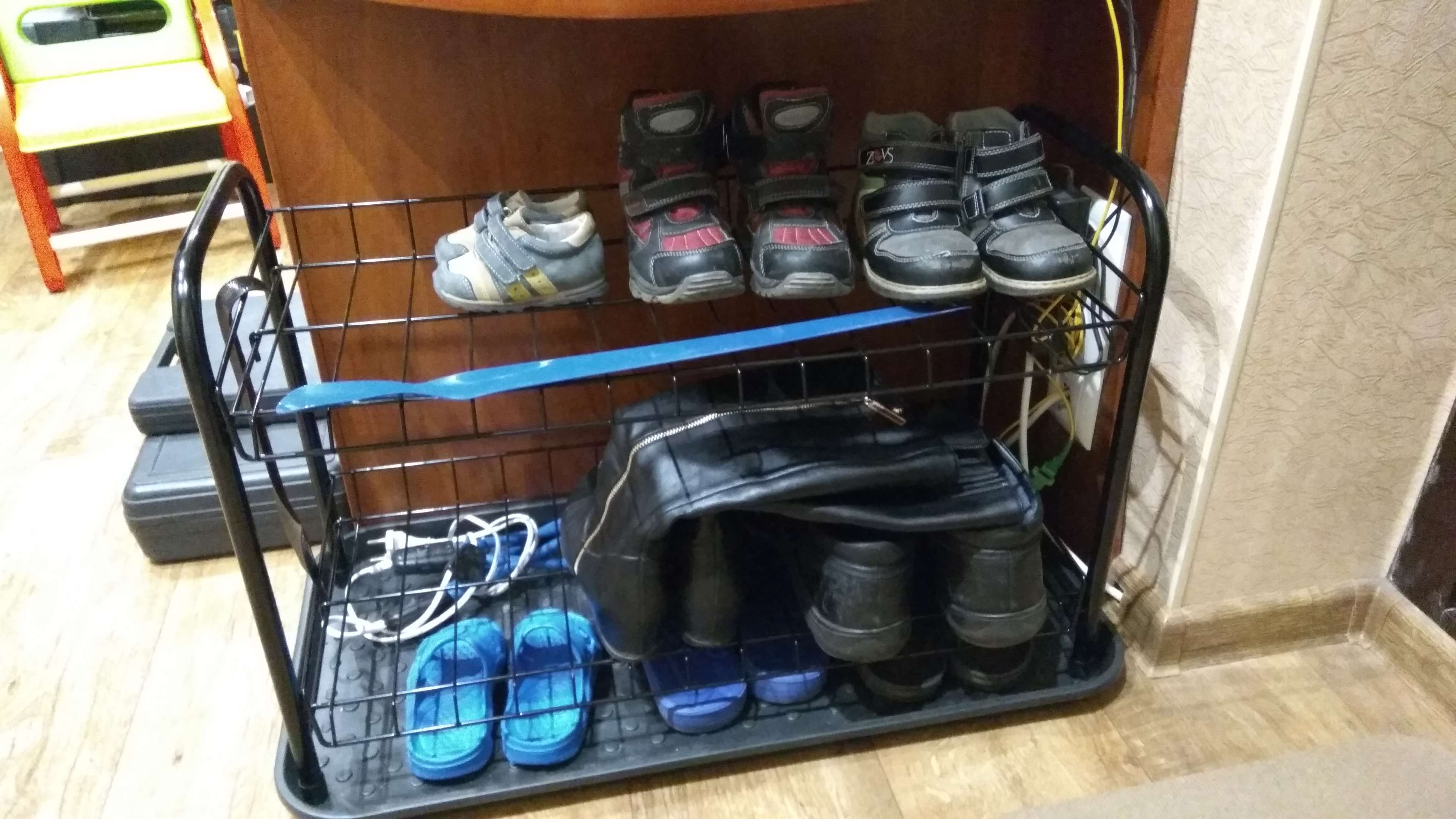 Фотография покупателя товара Этажерка для обуви разборная, 2 яруса, 66×28×44 см, цвет чёрный