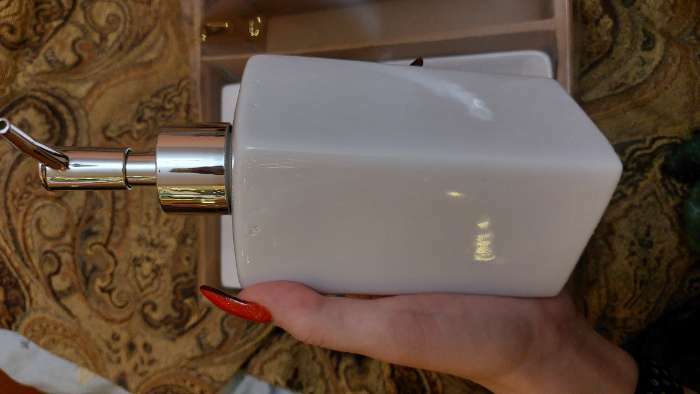 Фотография покупателя товара Набор аксессуаров для ванной комнаты «Лодж», 3 предмета (мыльница, дозатор для мыла 350 мл, стакан), цвет белый - Фото 2