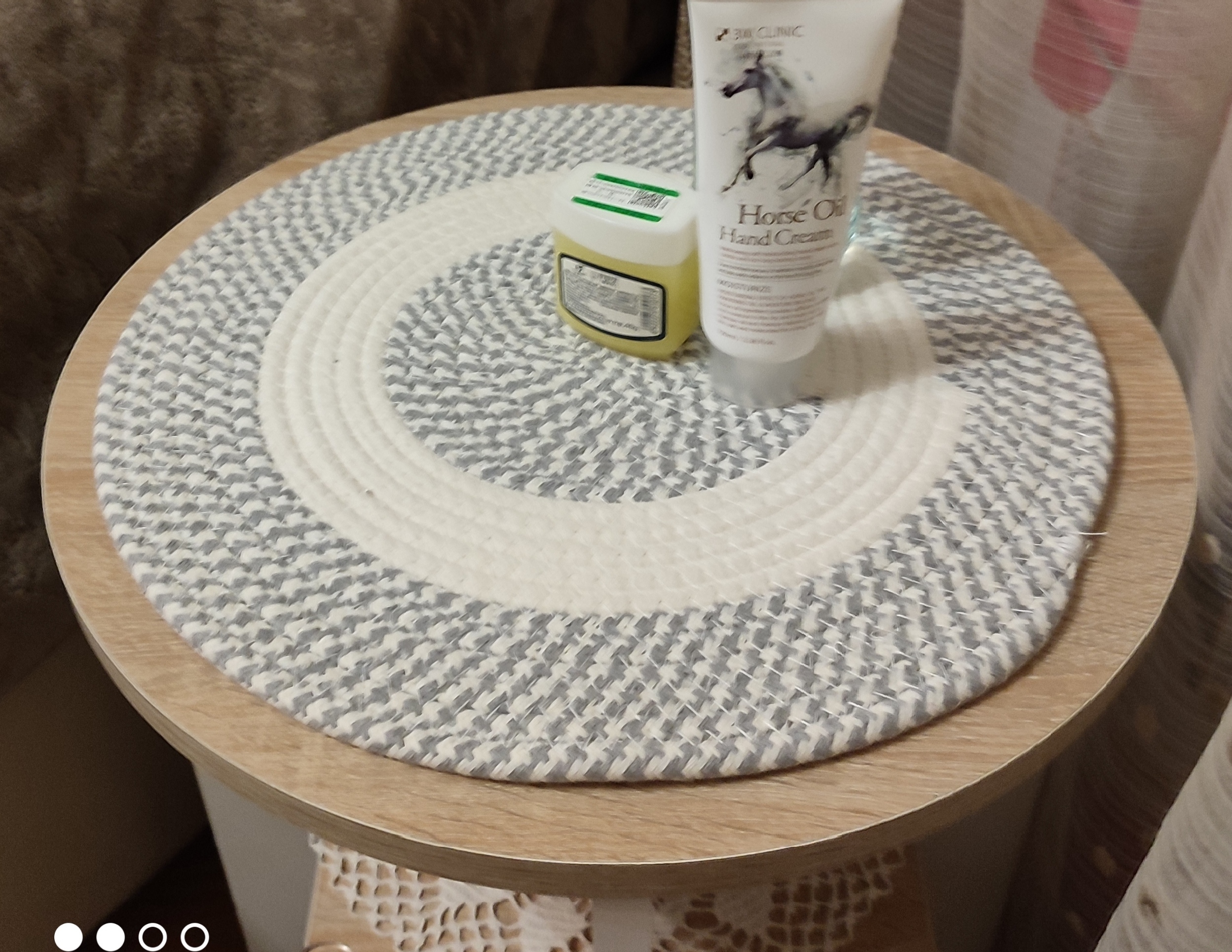 Фотография покупателя товара Салфетка на стол декоративная «Доляна», 35×35 см, 100% хлопок, бежево-серая - Фото 1